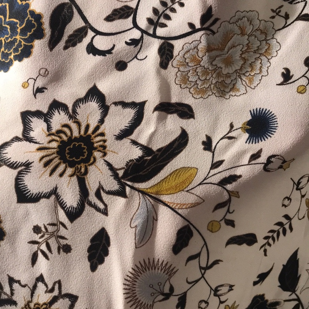 Blouse. - Picture 2 of 2